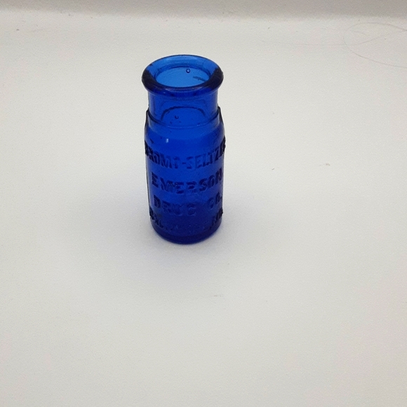 Antique Emerson Bromo Seltzer Cobalt Blue Bottle 2.5" - Picture 1 of 9